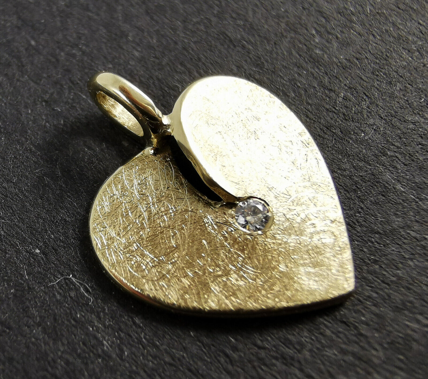 VIVA Anhänger Gelbgold 9 kt - Herz - Gewicht 0,86 gr. - Brillant 0,02 ct w/si