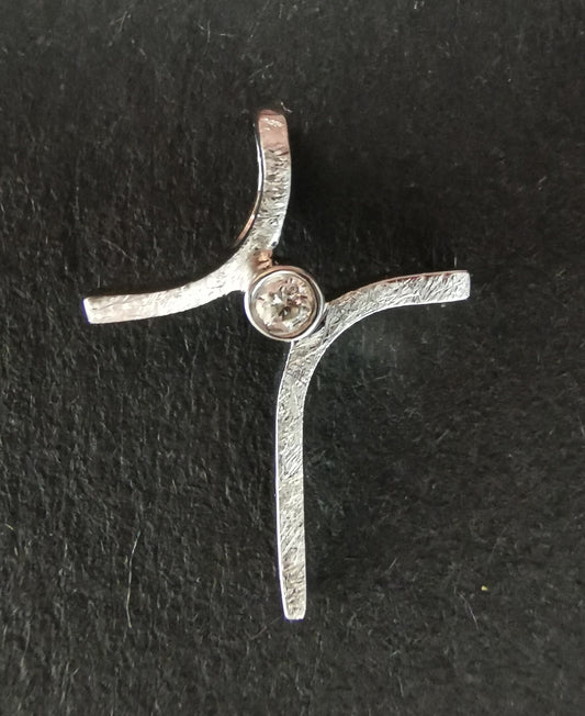 VIVA Anhänger Weißgold 9 kt - Gewicht 0,43 g. - Brillant 0,02 ct w/si